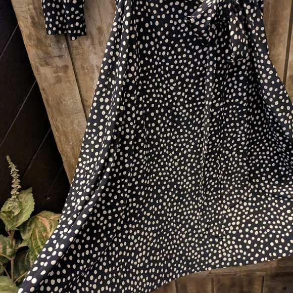 Tahari polka dot dress. - Picture 4 of 8
